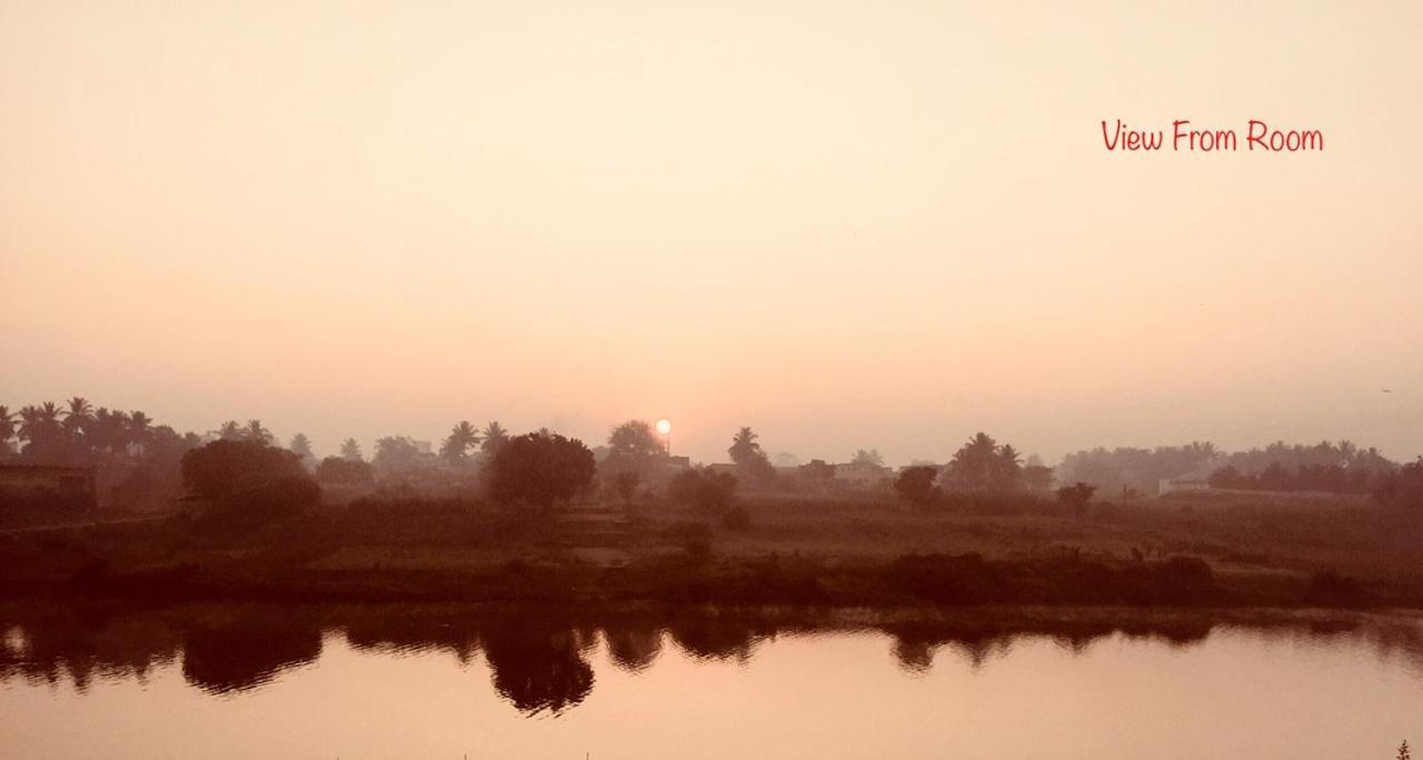 Hotel Mangalam Kurandvad Bagian luar foto