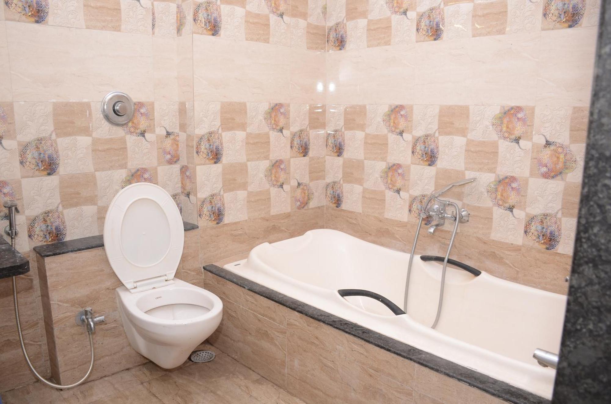 Hotel Mangalam Kurandvad Bagian luar foto